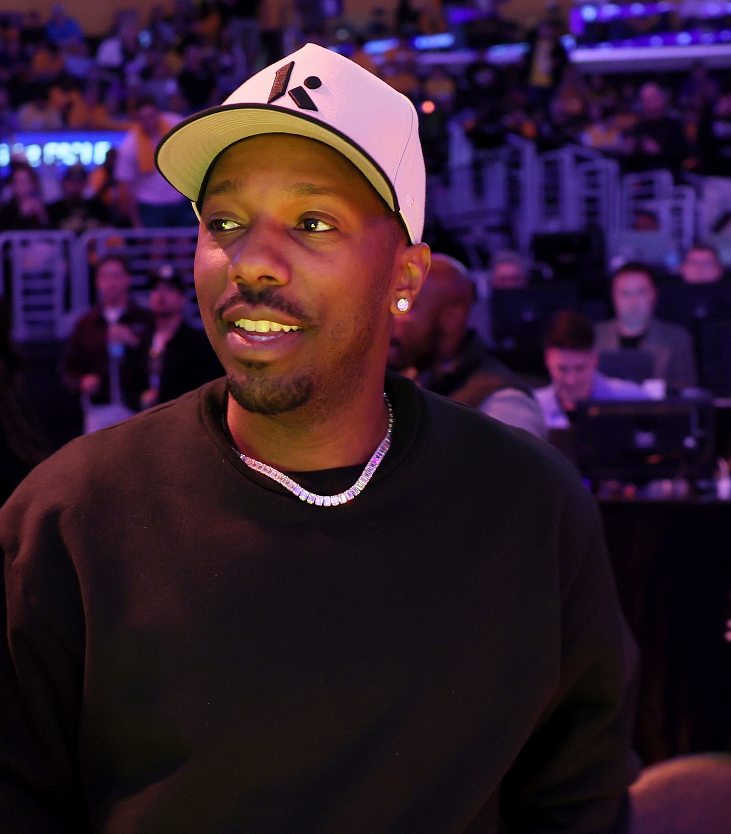 体彩-小里：富保罗不该公开谈交易不该做播客 他的话会被认为代表老詹