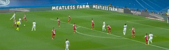 1631482085934048311.gif 【西甲】本泽马3球1助 新援首球 皇马2度落后5比2胜