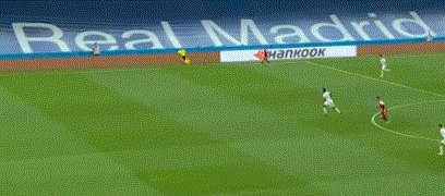 1631482074594072459.gif 【西甲】本泽马3球1助 新援首球 皇马2度落后5比2胜