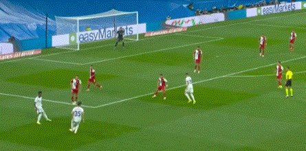 1631482064359004822.gif 【西甲】本泽马3球1助 新援首球 皇马2度落后5比2胜