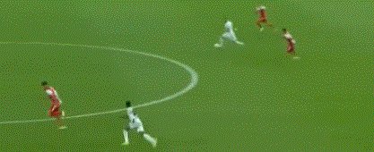 1631482030650025380.gif 【西甲】本泽马3球1助 新援首球 皇马2度落后5比2胜